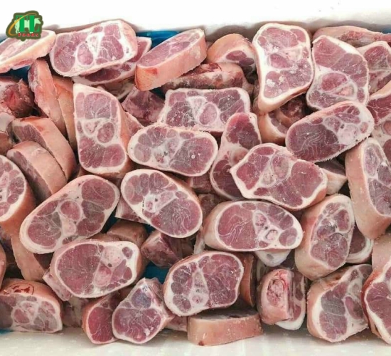 Bắp  giò heo khúc trên cắt khoanh